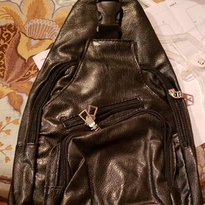 Lightweight crossbody bag
